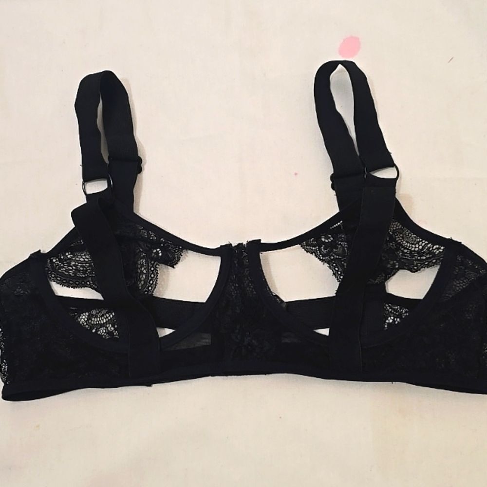 Hauty Stretch the Truth Black Longline Bra NWOT!